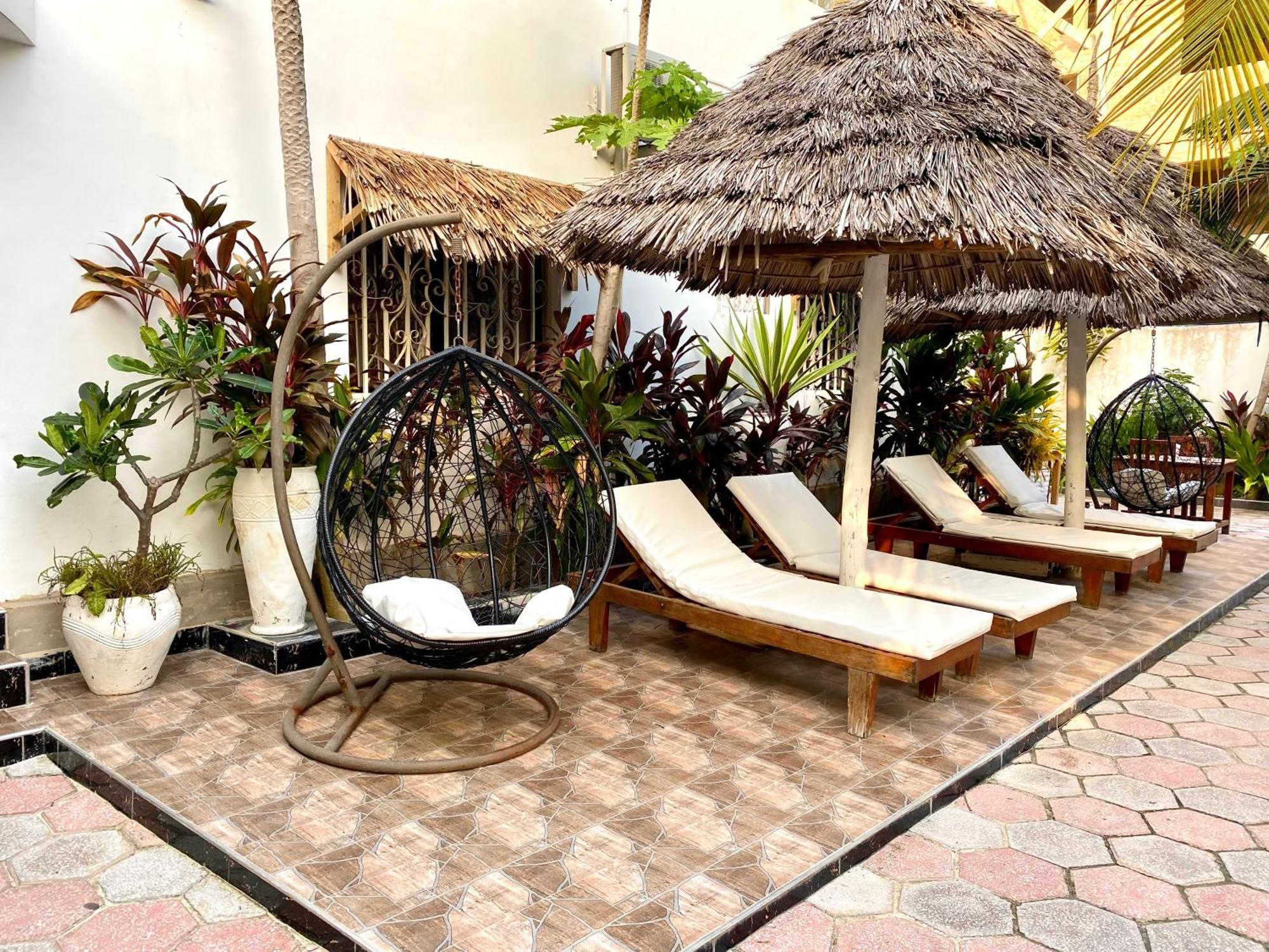 פאג'ה Cezere The Palm Hotel מראה חיצוני תמונה