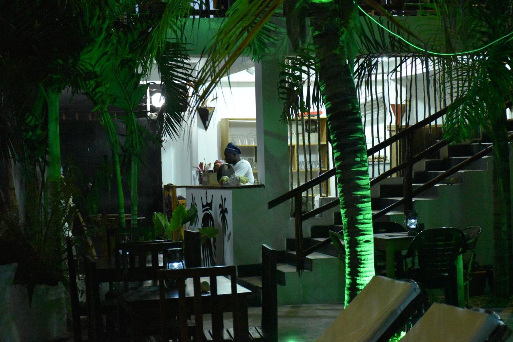 פאג'ה Cezere The Palm Hotel מראה חיצוני תמונה