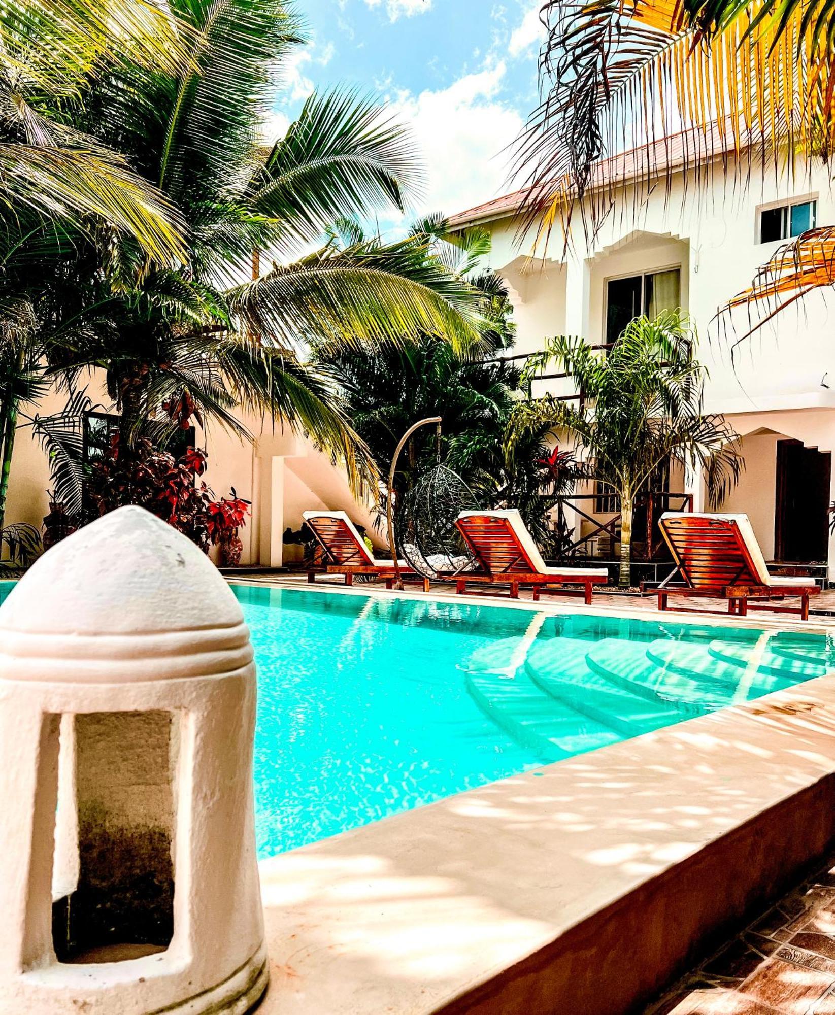 פאג'ה Cezere The Palm Hotel מראה חיצוני תמונה