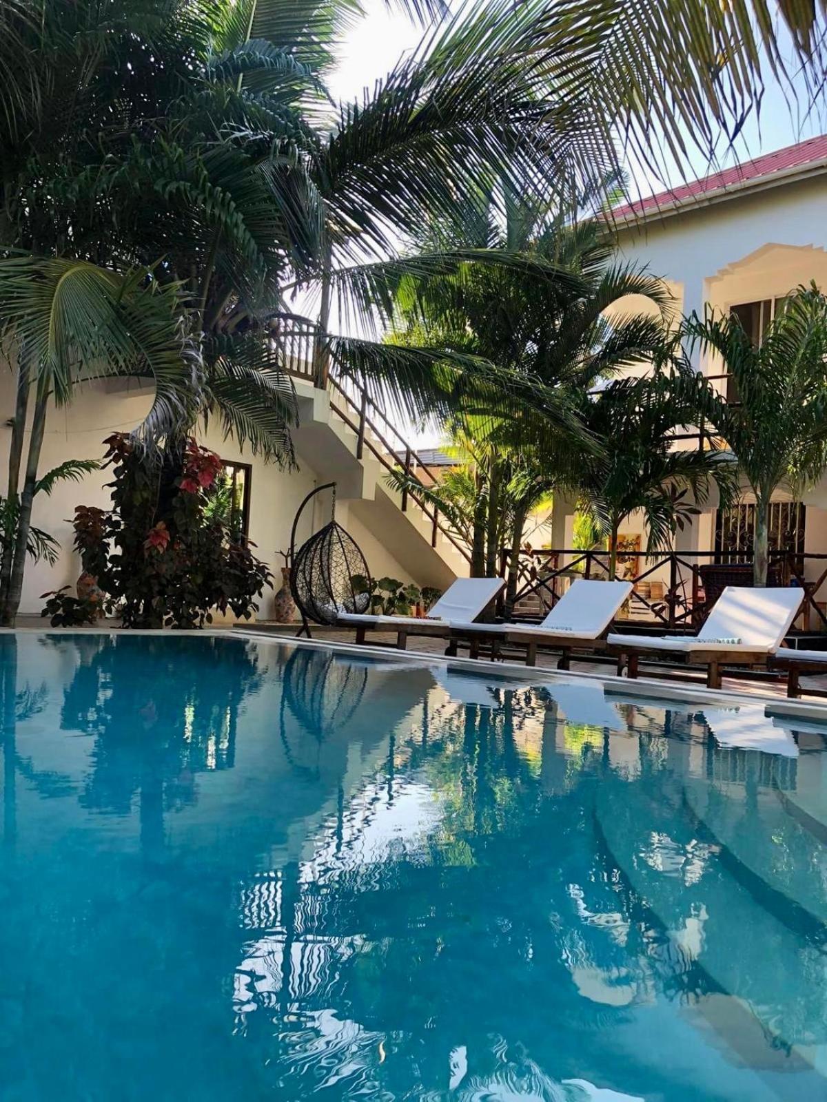 פאג'ה Cezere The Palm Hotel מראה חיצוני תמונה